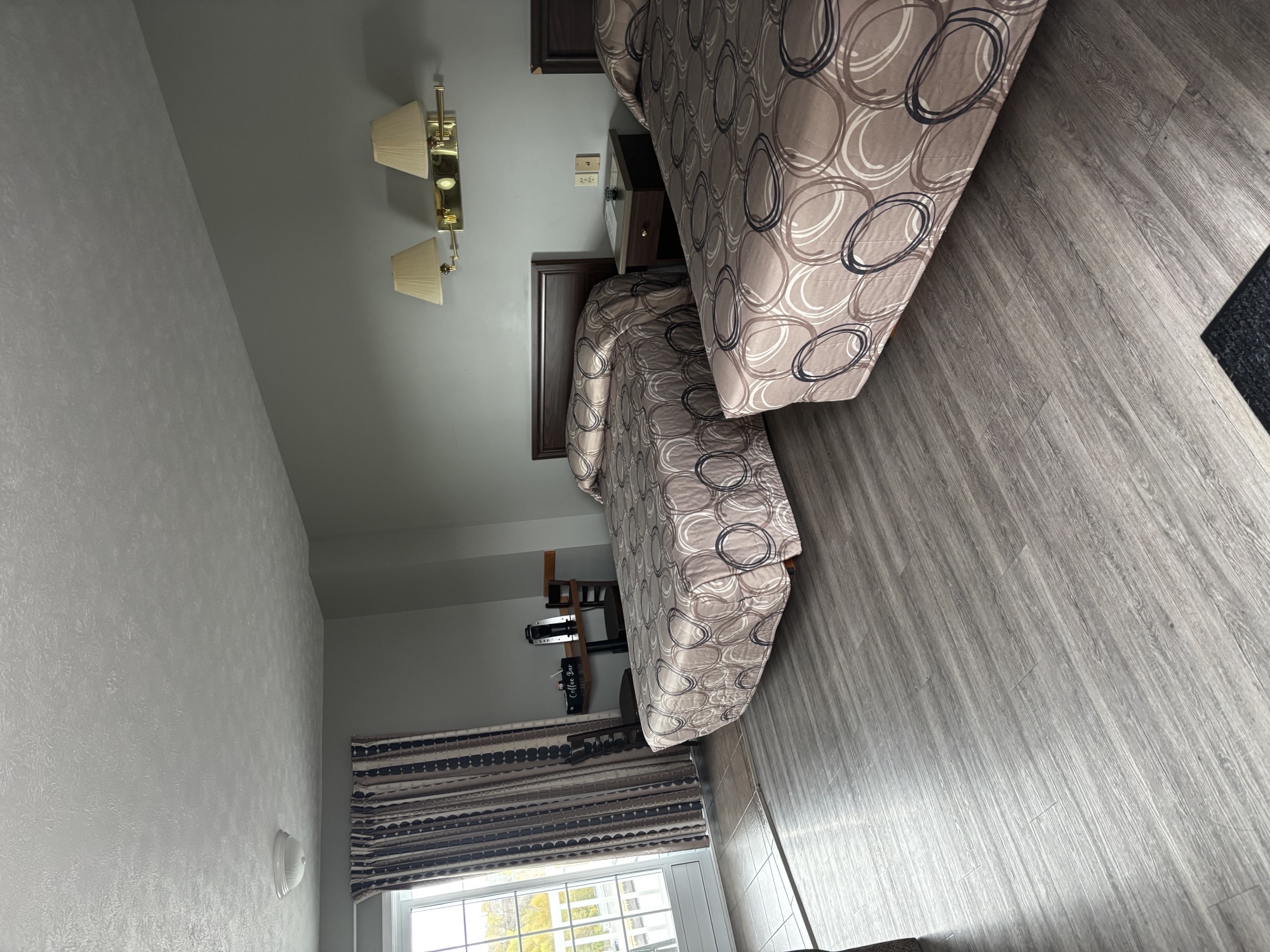 Ground Floor 2 Queen with Private Balcony